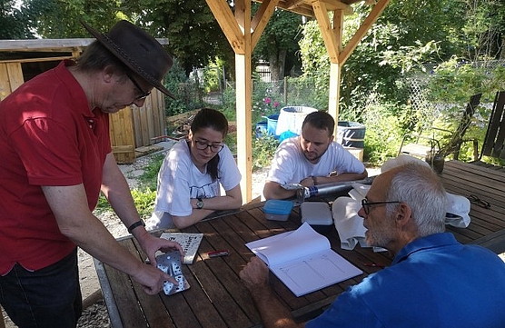 Die Ingenieure ohne Grenzen planen das Weindach im Interkulturellen Garten