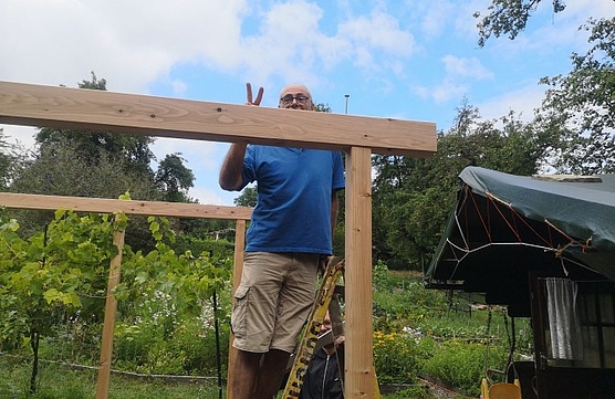 Ein Querbalken sitzt fertig